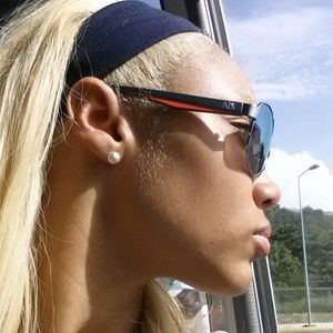 Meet your Posher, Carmece